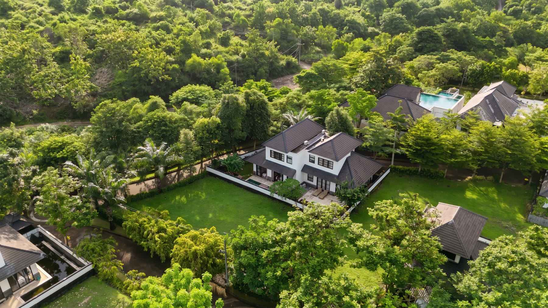 A villa and its lawn from above